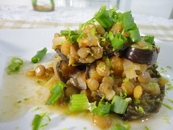 Berinjela com lentilha ao forno