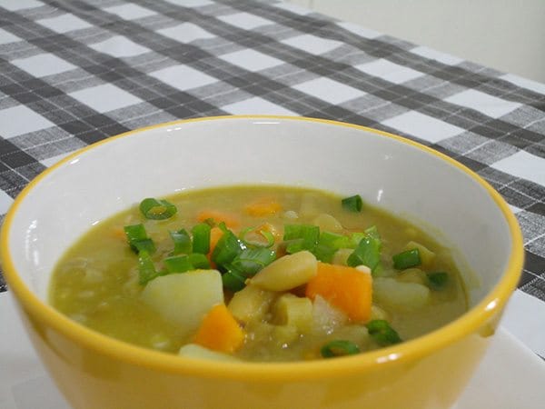 Sopa de legumes sabor abraço de mãe